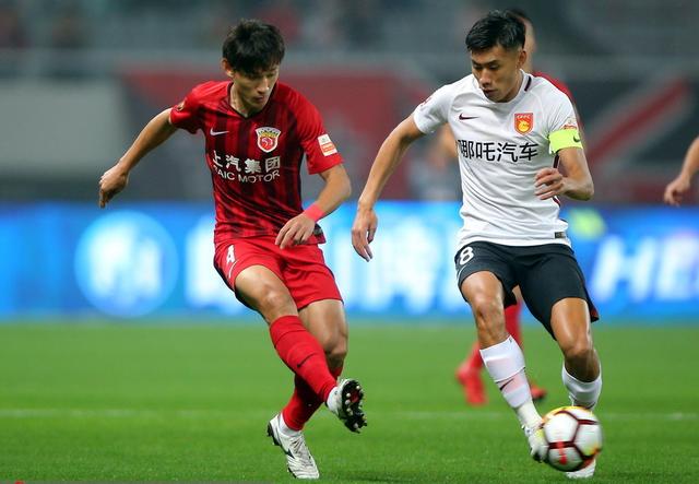  国米新帅激活防守体系，零封亚特兰大创十场不败  